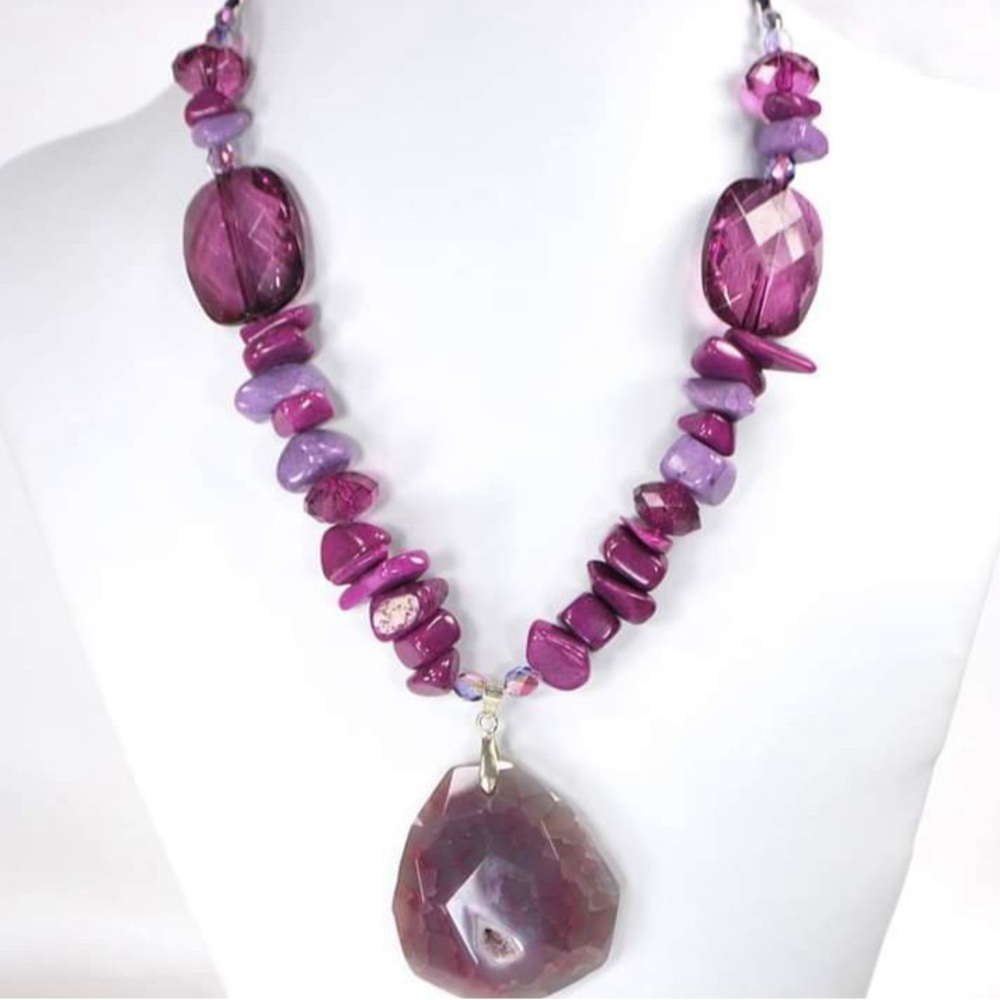 Elegant Purple Beaded Necklace